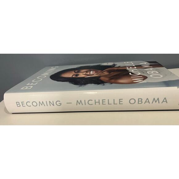 Becoming by Michelle Obama EUC Hardcover - Picture 4 of 4